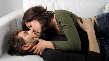 Top 10 semne că eşti cu femeia nepotrivită