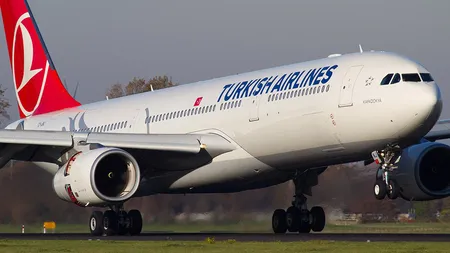 Un avion Turkish Airlines a aterizat de urgenţă după ce un pasager şi-a creat pentru reţeaua Wifi un nume care a stârnit panică