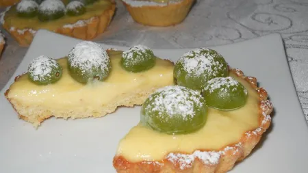 Mini tarte cu struguri