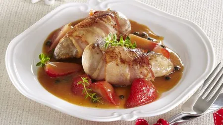 IDEE DE CINĂ: Piept de curcan în bacon