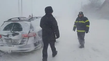 Cum să treci cu bine peste iarna care tocmai s-a aşternut afară. Sfaturi utile de la Poliţie pentru şoferi şi pietoni