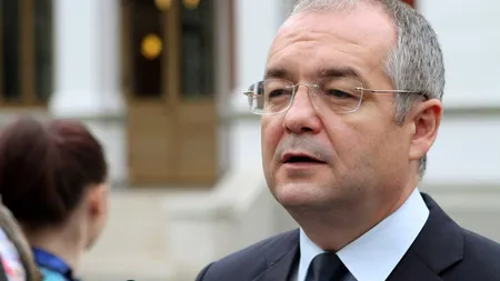 Emil Boc: Codul administrativ trebuia promovat prin Parlament, nu prin ordonanţă de urgenţă