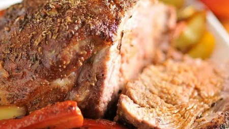 Pulpă de porc cu cimbru şi fenicul