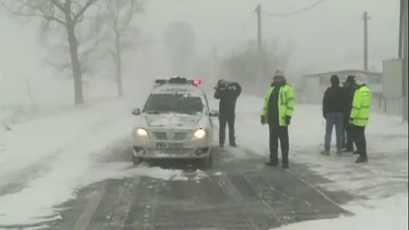 Trafic paralizat din cauza ninsorilor, 6 drumuri naţionale cu circulaţia închisă UPDATE