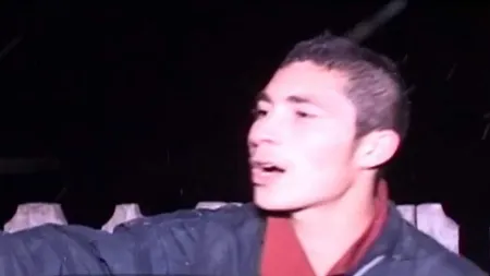 Reglare de conturi în stil mafiot într-un sat din Vaslui. Mai mulţi tineri s-au bătut cu săbii şi topoare. Un tânăr, în comă la spital