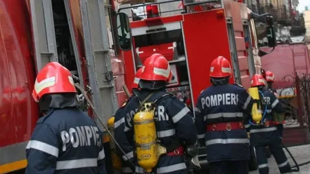 Incendiu la un abator din Târgşoru Vechi. În curte sunt două rezervoare de combustibil