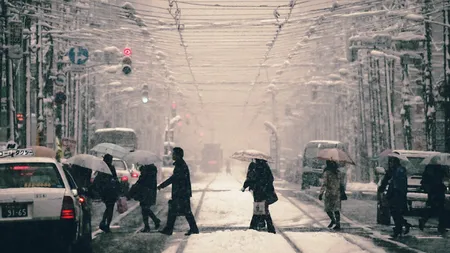 Iarnă grea în Japonia. În unele oraşe zăpada depăşeşte un metru