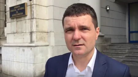 Nicuşor Dan cere judecătorilor suspendarea hotărârii CGMB care interzice aplicaţiile de taxi. Reacţia Gabrielei Firea