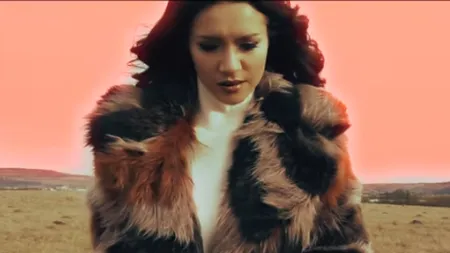 Otilia a lansat piesa 