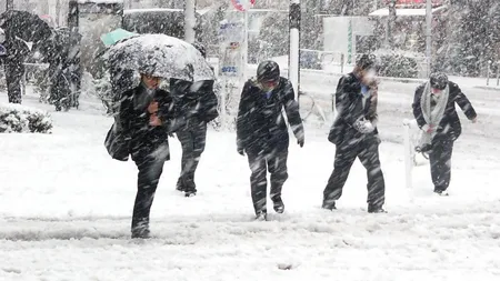 PROGNOZA METEO. Noi episoade de ninsoare şi temperaturi scăzute în următoarele zile