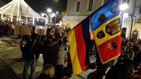 Protest la Cluj-Napoca faţă de legile Justiţiei. Câteva sute de persoane scandează 