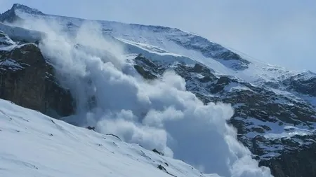 Risc mare de producere a avalanşelor în masivele Făgăraş şi Bucegi
