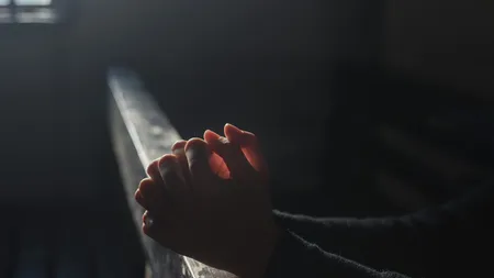 Cea mai puternică rugăciune ca să atragi banii! Citeşte-o în fiecare zi şi vei vedea efectele