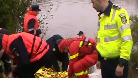 Sfârşit tragic, bătrână moartă în Jiu. Un tânăr a văzut cum femeia s-a aruncat în apă