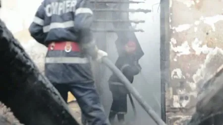 Bărbat în flăcări, salvat de 5 elevi jandarmi