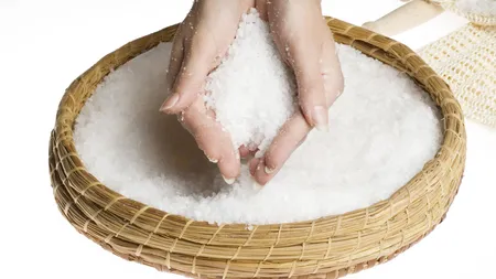 Sarea de baie poate fi folosită în scop curativ