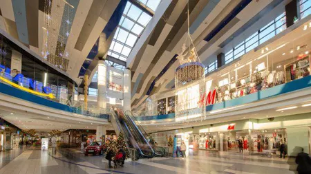 PANICĂ la un MALL din Bucureşti. Clienţii au evacuat centrul comercial de URGENŢĂ
