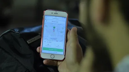 Numărul de agresiuni dintre taximetrişti şi şoferii Uber este în creştere. Maşini avariate, bătăi şi atacuri cu ouă