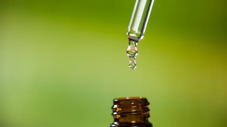 Uleiuri esenţiale care ameliorează durerea infecţiei urechii