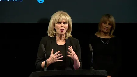 BAFTA 2018: Joanne Lumley a lăudat mişcarea Time's Up şi a susţinut un monolog amuzant în debutul galei
