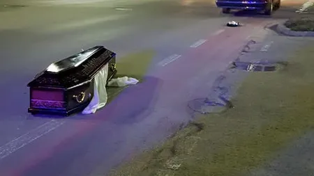 Mort pierdut în intersecţie, scene tragi-comice în trafic VIDEO