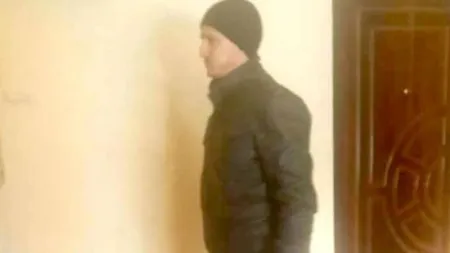 Poliţist sub acoperire, zdrenţuit şi incoerent, dat de gol de o mamă din Sibiu. 