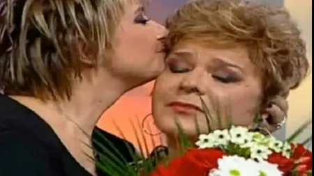 Ionela Prodan rămâne în spital. Fiica ei, Anca, a venit de urgenţă din America