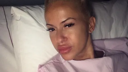 Anda Adam are dureri groaznice. Ce a păţit vedeta după ce a fost operată la picior