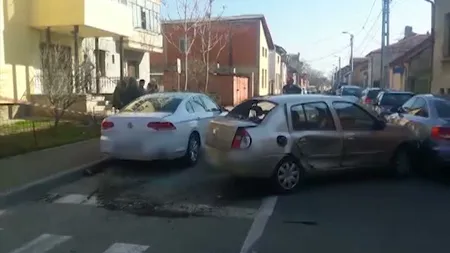 Carambol cu patru maşini, în Drobeta Turnu-Severin. Trei persoane au fost rănite