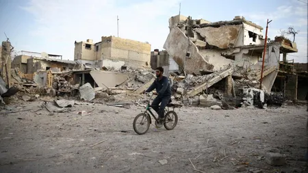 Un convoi umanitar ajunge în Ghouta de Est. Luptătorii rebeli încep să părăsească enclava siriană