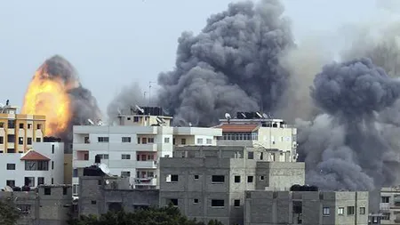 E RĂZBOI! Israelul efectuează BOMBARDAMENTE MASIVE în Siria ca ripostă la doborârea unui AVION MILITAR
