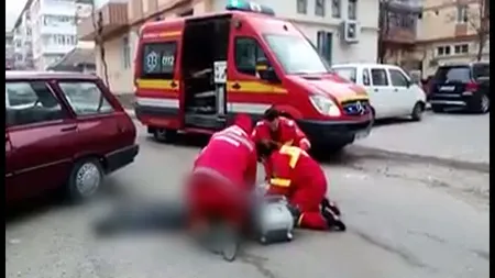 Scene dramatice în Piatra Neamţ. Un bărbat a murit în plină stradă