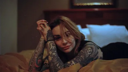POVESTE ADEVĂRATĂ. Ziua mamă, noaptea prostituată. 