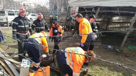 Bărbat strivit de un aprozar improvizat, omul a murit