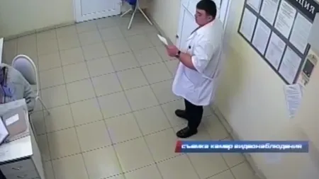 Viaţa bate filmul: Un instalator a pretins ca este medic ginecolog şi nimeni din spital nu şi-a dat seama