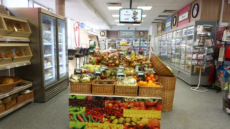 Auchan face angajări. Te califici dacă ai cel puţin studii medii