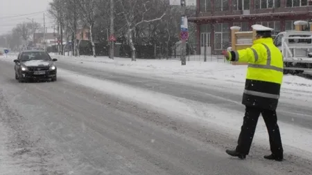 Atenţie, şoferi! Poliţiştii dau AMENZI conducătorilor auto cu maşini neechipate cu cauciucuri de iarnă