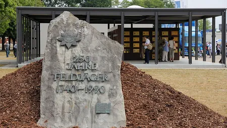 Tradiţii militare tulburi, resuscitate după schimbarea numelui unei cazărmi din Hanovra