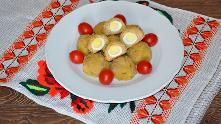 Chiftele umplute cu ouă de prepeliţă