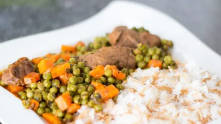 Friptură de vită cu legume şi orez