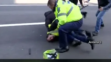 Incident la Primăria Capitalei. Un bărbat a scos un cuţit şi a ameninţat că se sinucide