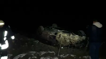 Accident cu zece răniţi în Timiş, trei dintre victime sunt copii. În coliziune au fost implicate trei autoturisme