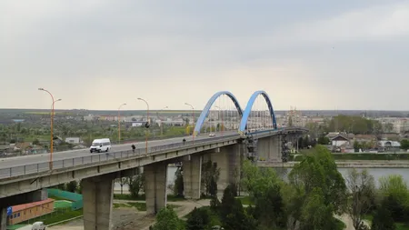 Scene şocante pe podul de la Medgidia. O femeie s-a aruncat în Canalul Dunăre-Marea Neagră