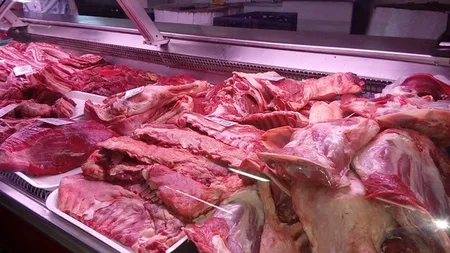 România a importat carne şi preparate din carne de 340 milioane de euro, în primele cinci luni, dublu faţă de exporturi