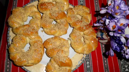 Mucenici moldoveneşti - Sfinţişori - la cuptor, însiropaţi