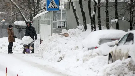 COD GALBEN de ninsori, lapoviţă şi polei în jumătate din ţară. Avertizarea e valabilă până marţi după-amiază