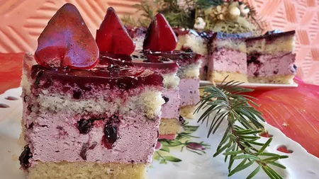 Prăjitură cu dulceaţă de coacaze