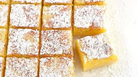 Desert de weekend: Prăjitură pufoasă cu lămâie