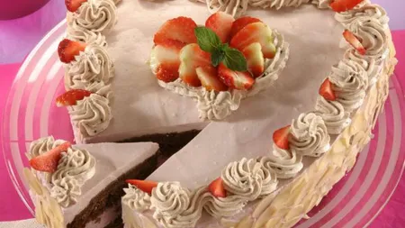 Tort de biscuiţi fără coacere