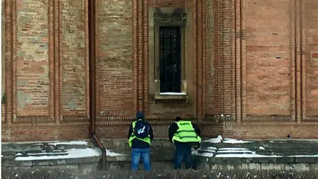 Viceprimarul Capitalei: Cei care au urinat pe biserică, ultima speţă umană